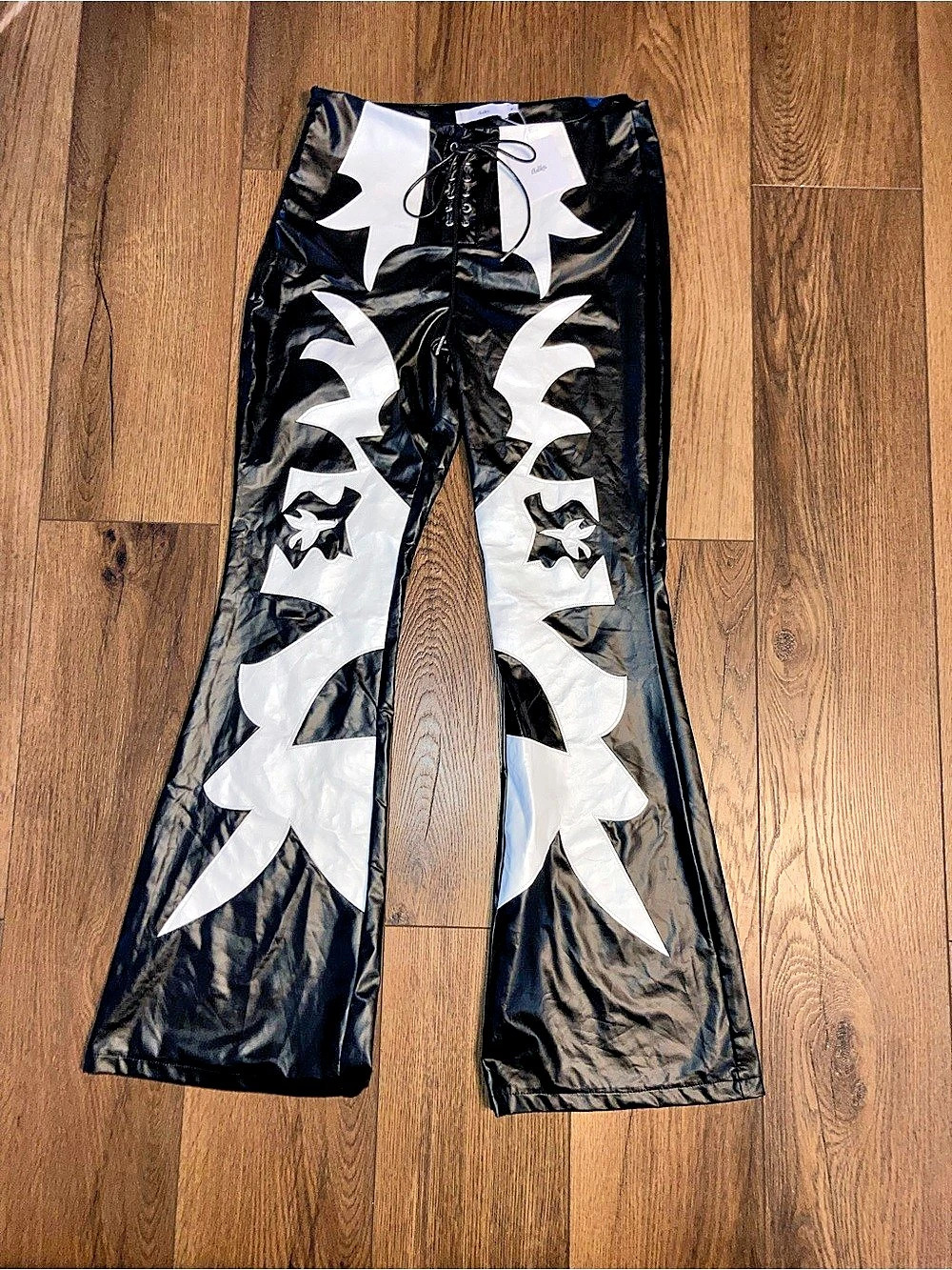 Adika women’s western black and white Pants size L new